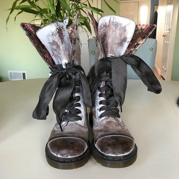 Dr. Martens 1914 Triumph - Picture 3 of 8